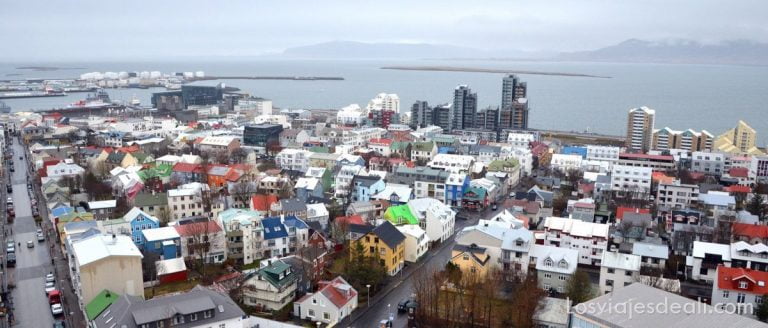 Qué ver en Reykjavik en un día: arte urbano, perritos y fachadas de colores 2 Reykjavik