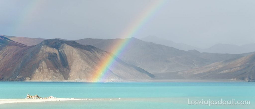 Lago Pangong, un sueño de colores en el Ladakh profundo 9 arco iris en el lago pangong