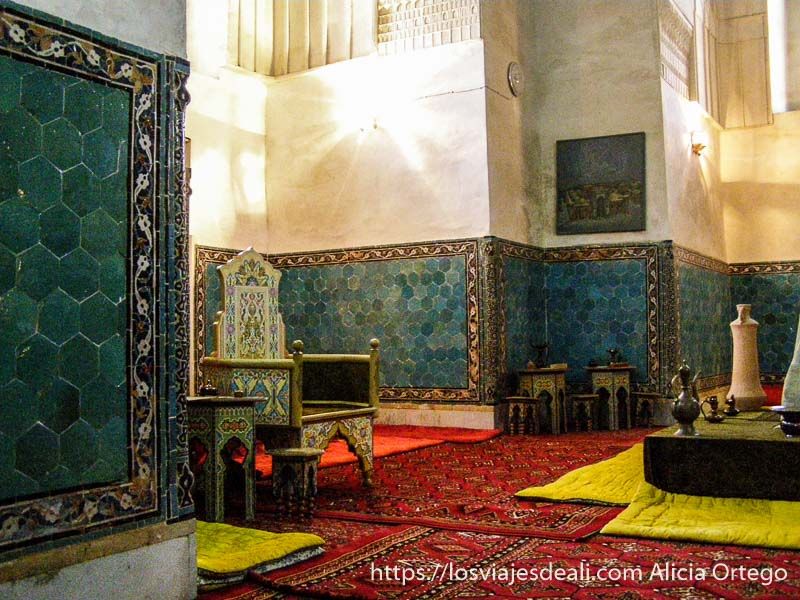 Guía de Samarcanda: qué ver en la joya de la Ruta de la Seda (Uzbekistán) 48 interior de madrasa de Samarcanda