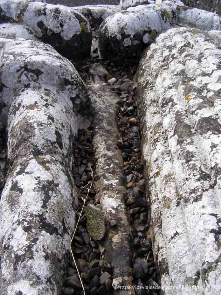 imperdibles en tumba de newtown cerca de Trim