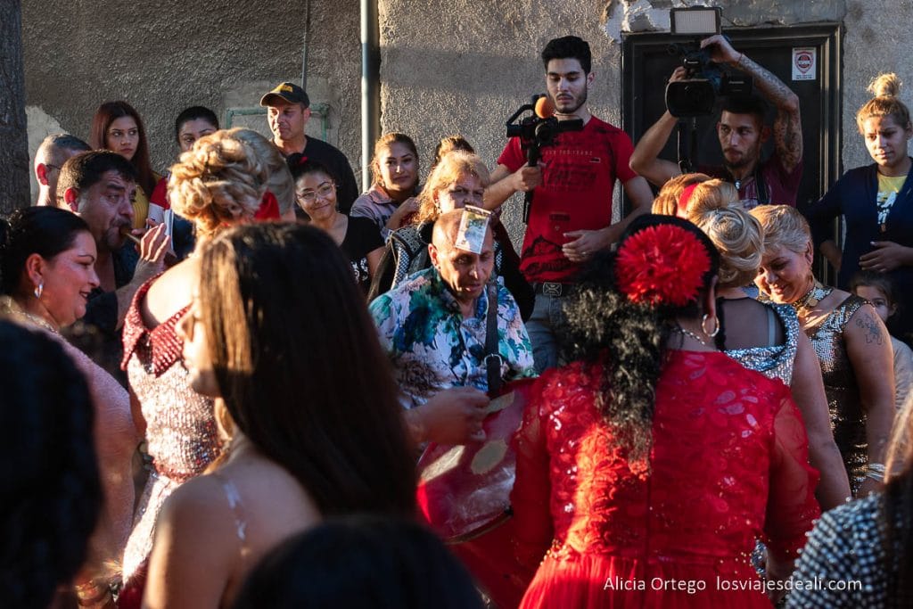 músicos tocando en la boda gitana