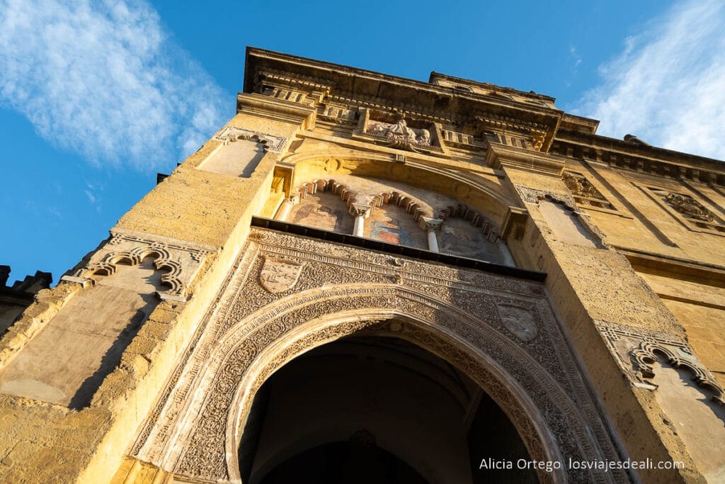 puerta del perdón de la mezquita visitas guiadas en córdoba