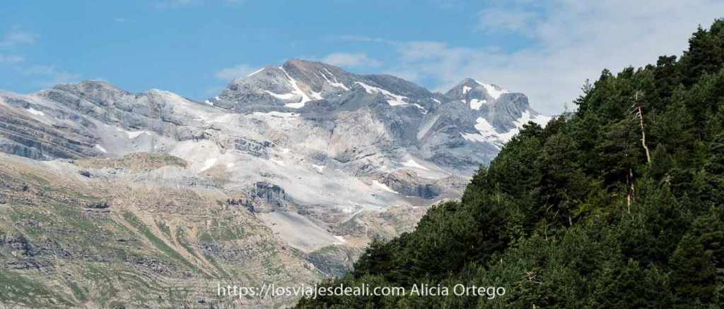 Qué ver en el Valle de Pineta, uno de los rincones más bonitos del Pirineo de Huesca 5 panorámica del monte perdido desde el Valle de Pineta