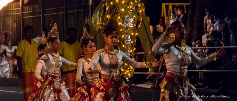 festival esala perahera de kandy