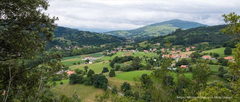 Escapada a Cantabria de 3 o 4 días entre cuevas, playas y villas históricas 5 escapada a cantabria paisaje