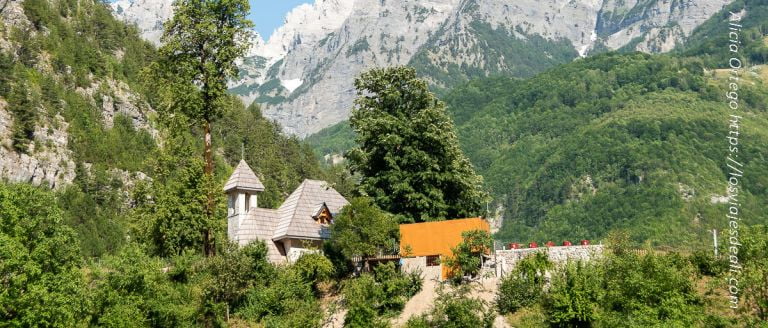 que ver en albania valle de theth