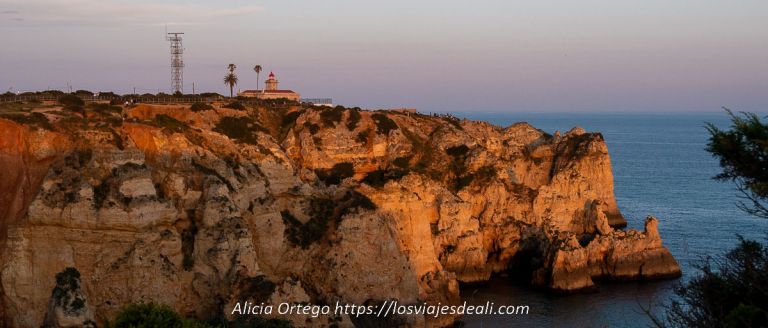 algarve por libre acantilados ponta da piedade al atardecer