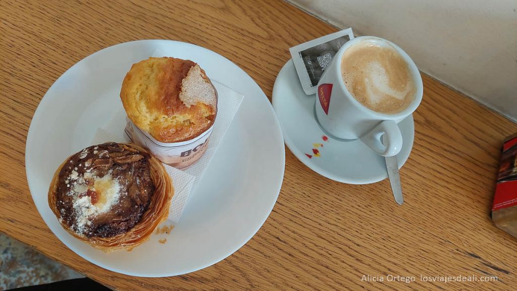 café y pasteles de padaria central en lagos