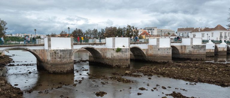que ver en tavira puente romano