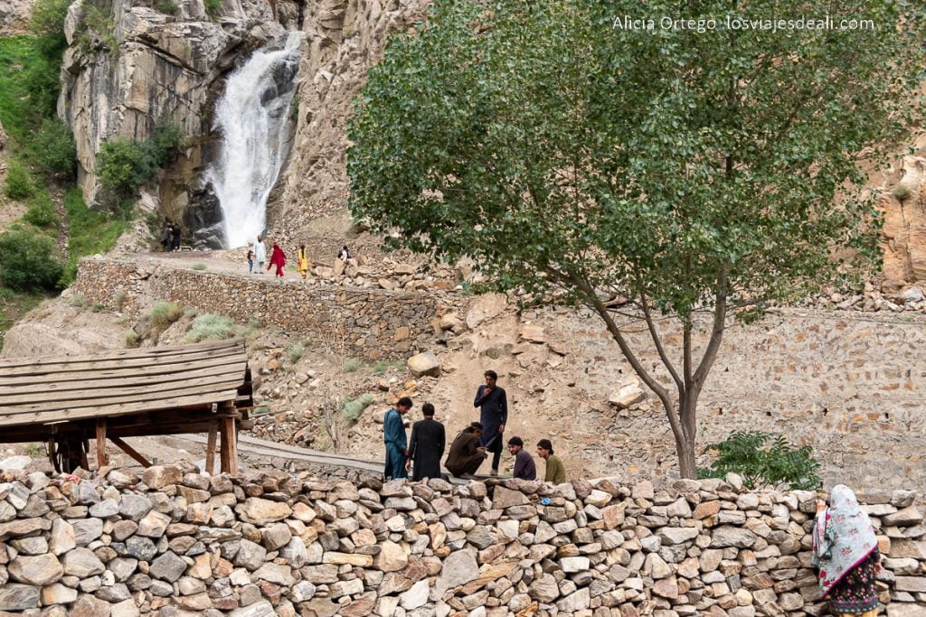 cascada en el valle de astore