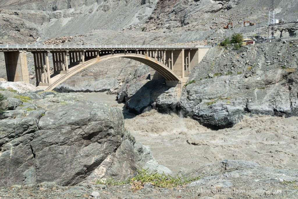 Fairy Meadows, el balcón del Nanga Parbat (Pakistán) 45 puente sobre río indo en pakistan