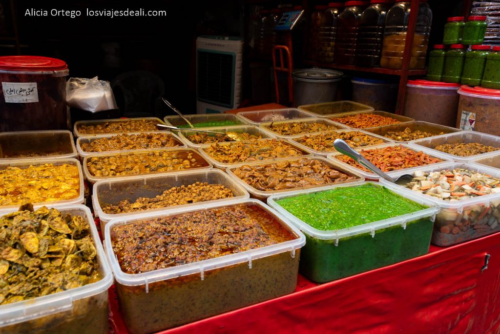 tienda de encurtidos en el bazar de rawalpindi