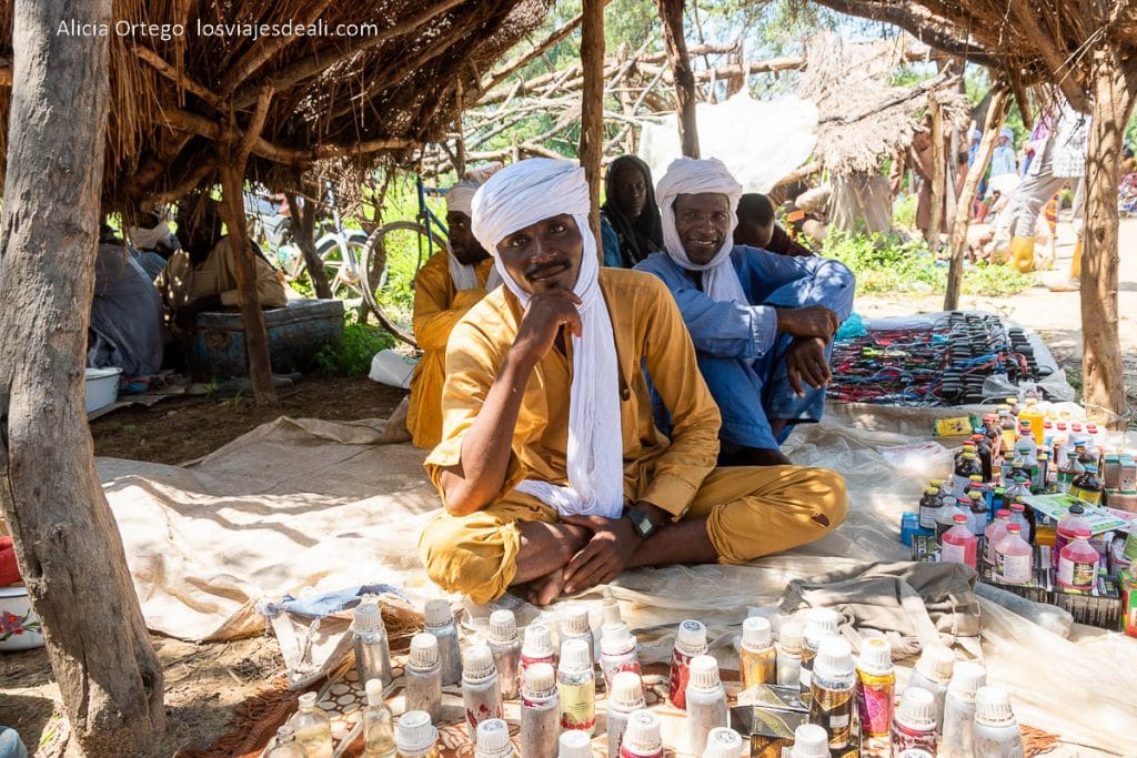 Festival Gerewol de Chad, una aventura inolvidable 131 puesto de medicina tradicional en mercado de chad