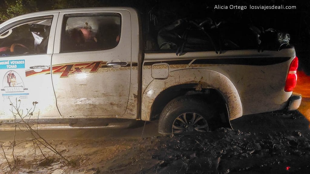 Festival Gerewol de Chad, una aventura inolvidable 92 coche atascado en el barro de camino al gerewol