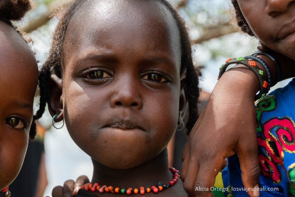 Festival Gerewol de Chad, una aventura inolvidable 96 niña wodaabe en el campamento del gerewol