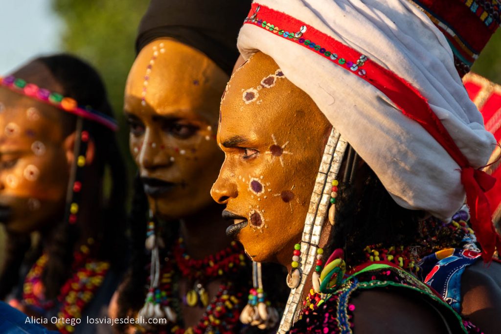 Festival Gerewol de Chad, una aventura inolvidable 111 hombres maquillados para el gerewol