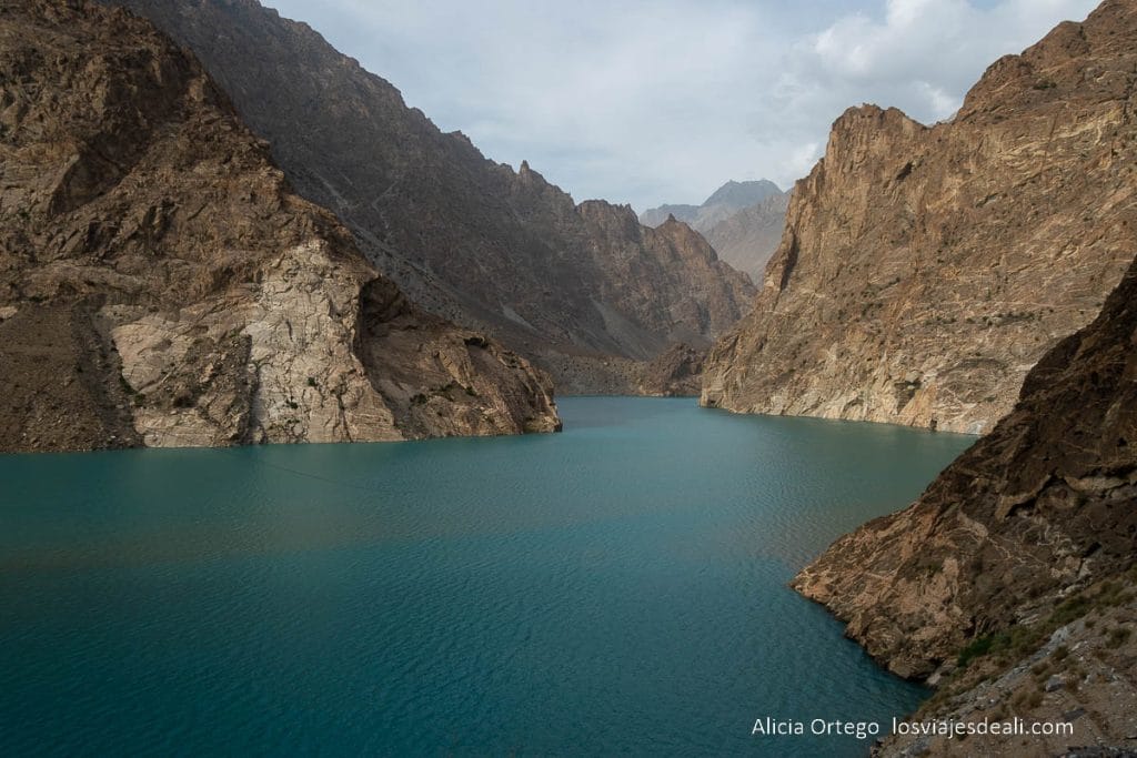 lago attabad