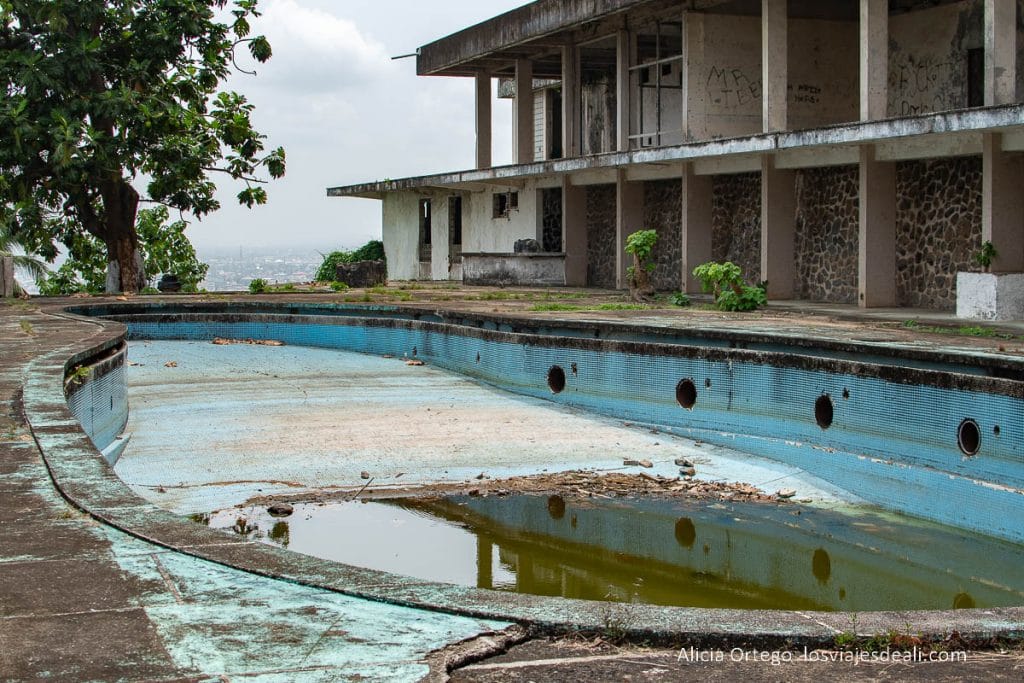 piscina del hotel ducor que ver en monrovia