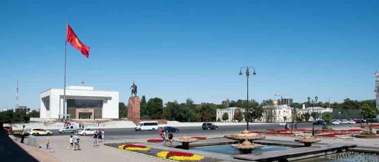 plaza ala too ciudades de kirguistán