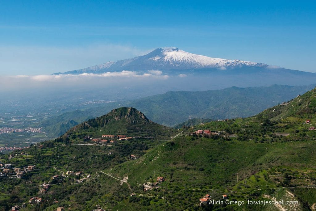 Qué ver en Sicilia en 8 días entre Catania, Siracusa y Taormina 74 vistas del etna desde castelmola sicilia en 8 días