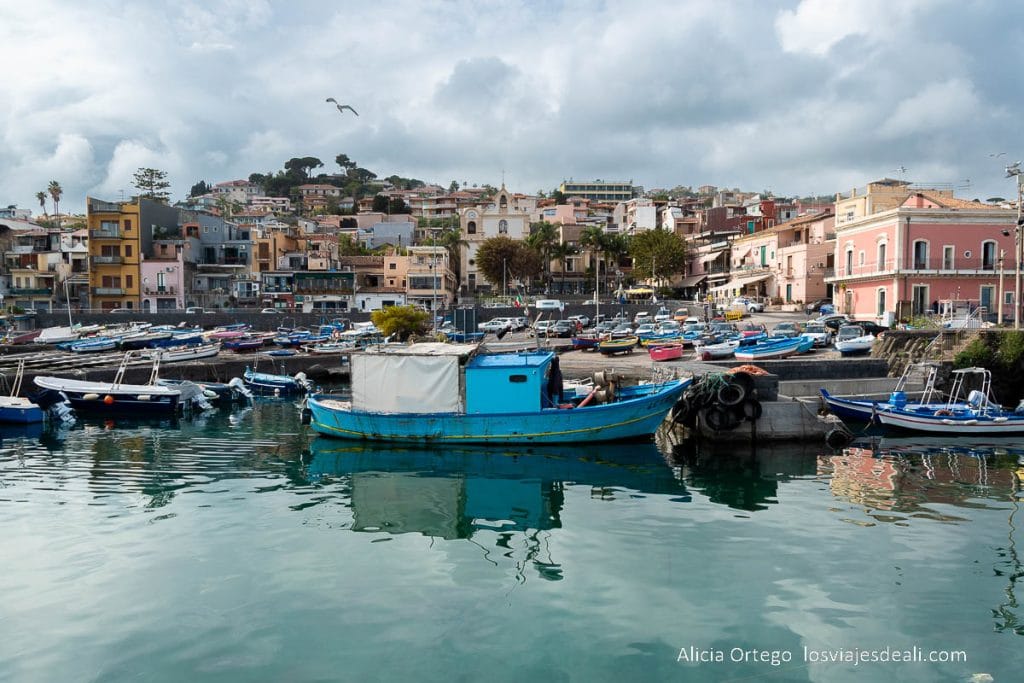 Qué ver en Sicilia en 8 días entre Catania, Siracusa y Taormina 64 puerto pesquero de aci trezza en sicilia en 8 días