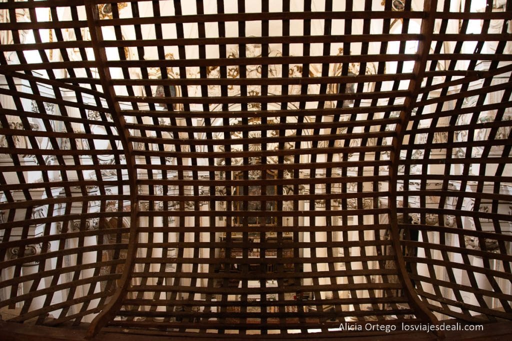 9 sitios que ver en Noto, la impresionante ciudad barroca que no te debes perder en Sicilia 66 celosía de santa chiara