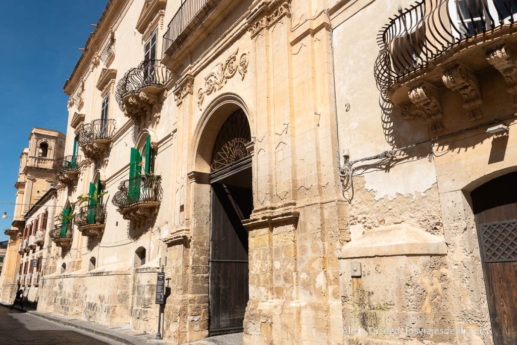 9 sitios que ver en Noto, la impresionante ciudad barroca que no te debes perder en Sicilia 72 calles de noto, sicilia