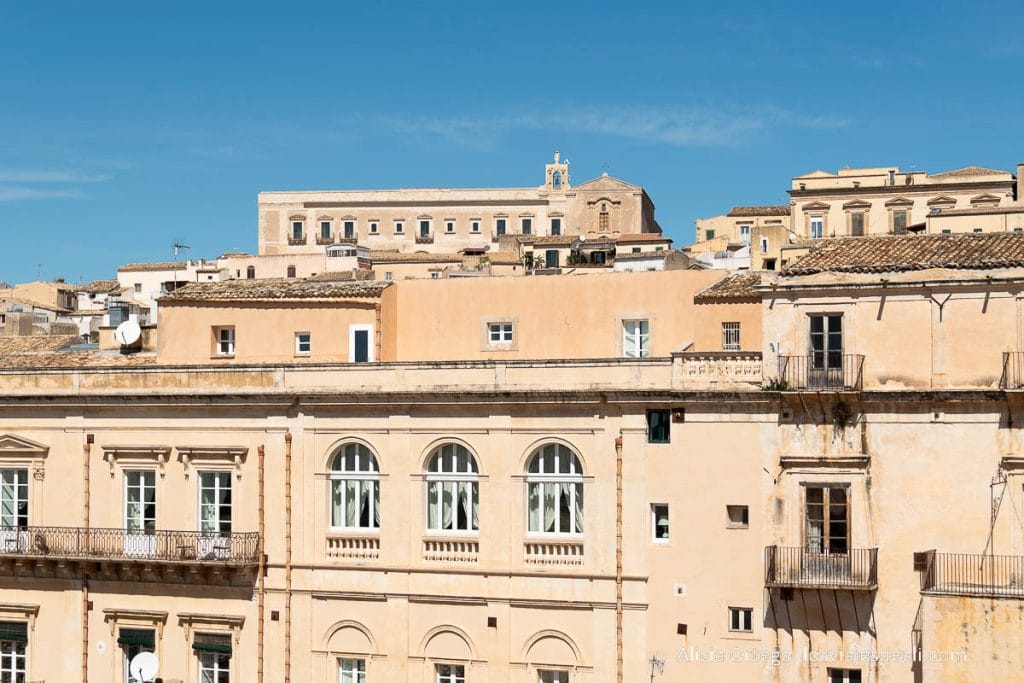 9 sitios que ver en Noto, la impresionante ciudad barroca que no te debes perder en Sicilia 59 ciudad de noto con la piedra color miel