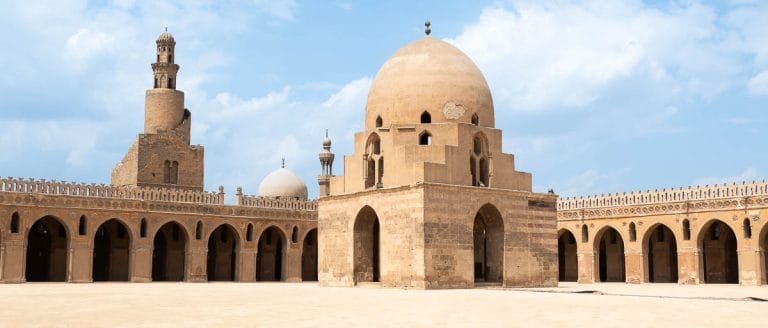 9 consejos prácticos para visitar EL CAIRO y no morir en el intento 6 el cairo, mezquita de ibn tulun