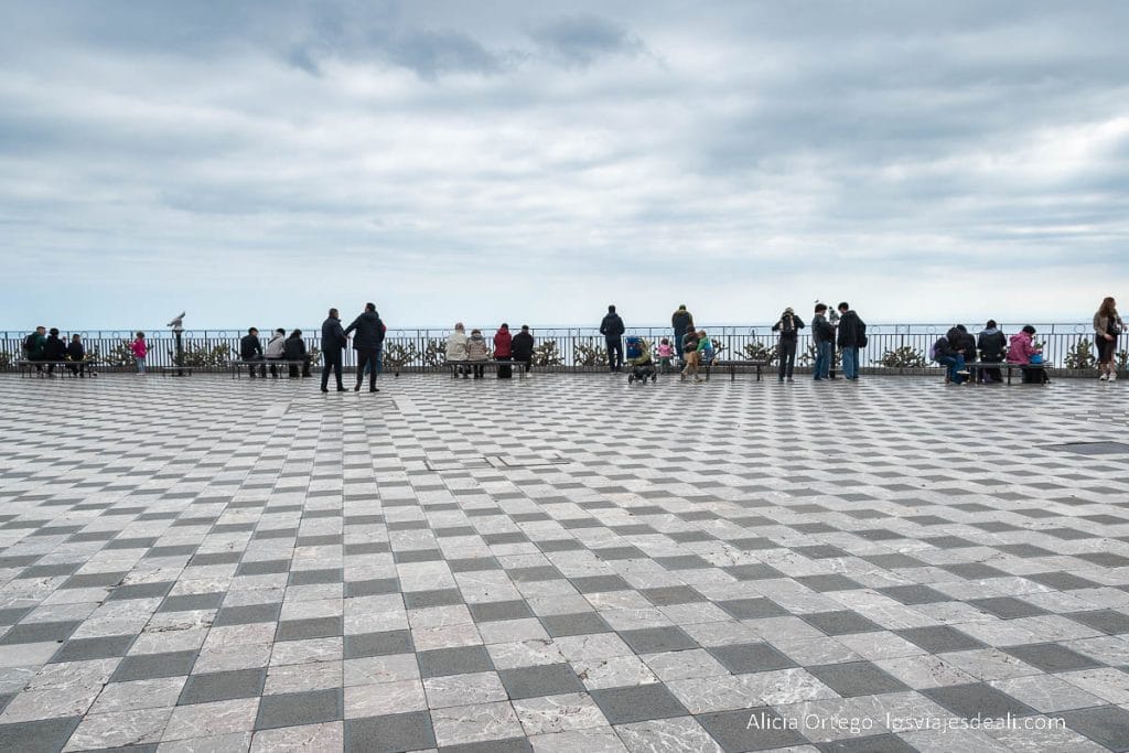 Qué ver en Taormina: Descubre la perla de Sicilia 31 balcón de piazza ix de aprile que ver en taormina