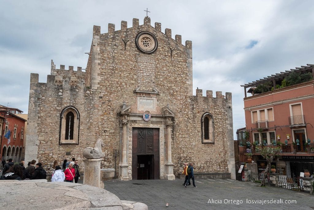 Qué ver en Taormina: Descubre la perla de Sicilia 32 piazza duomo de taormina