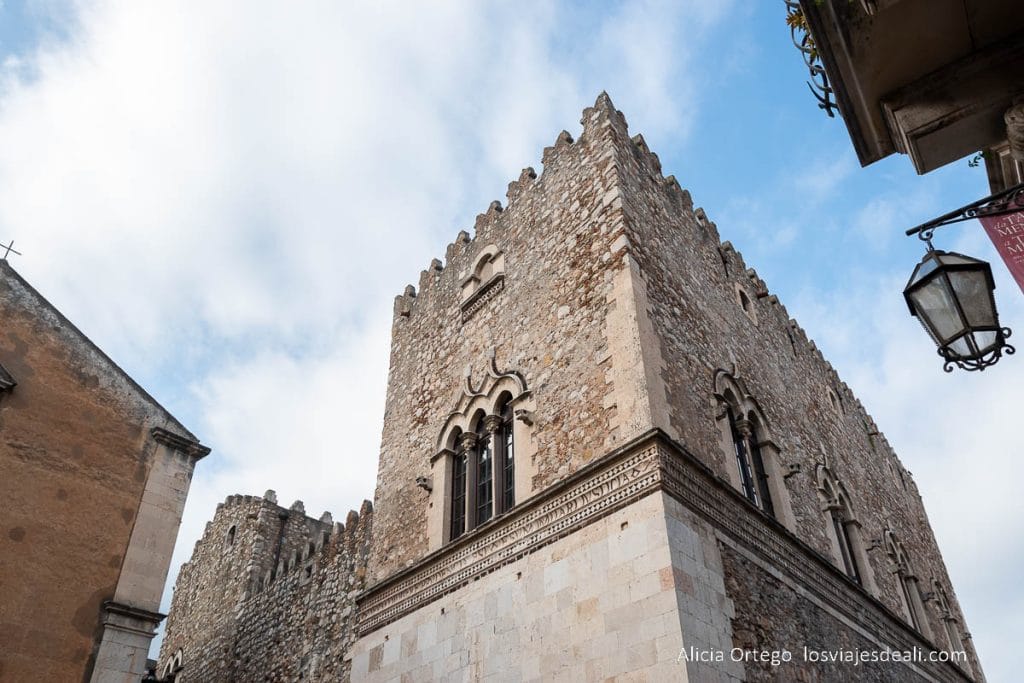 Qué ver en Taormina: Descubre la perla de Sicilia 26 palazzo corvaja de taormina