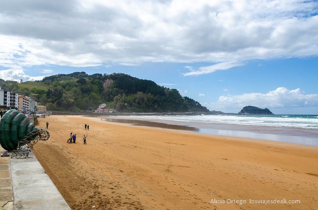 Qué ver cerca de San Sebastián: 8 pueblos maravillosos que descubrir 50 playa de zarautz