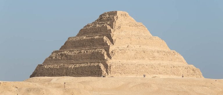 Qué ver en Saqqara: guía para descubrir la inolvidable necrópolis del Antiguo Egipto 4 qué ver en saqqara: pirámide de zoser