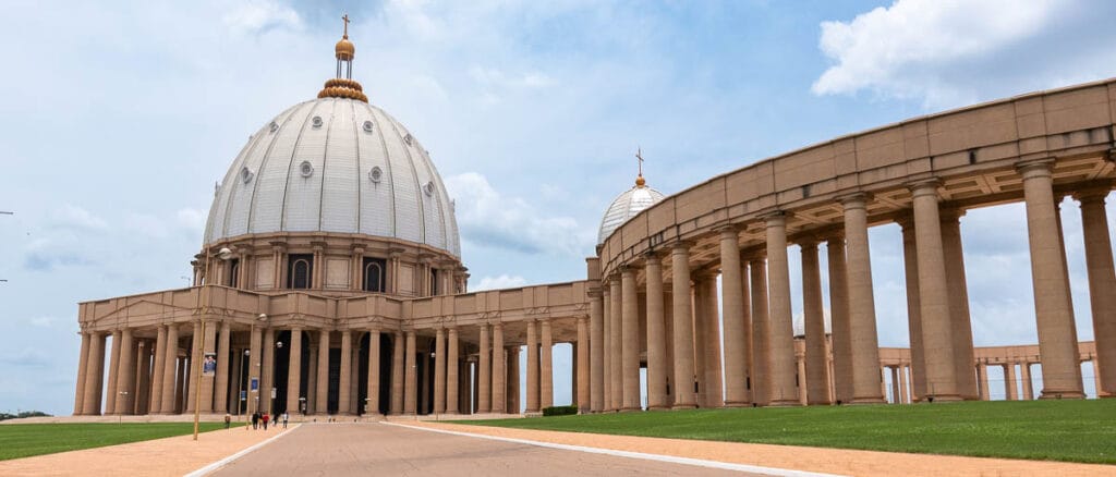 Descubriendo la Basílica de Yamusukro, la San Pedro de África (Costa de Marfil) 9 basílica de yamoussukro, costa de marfil