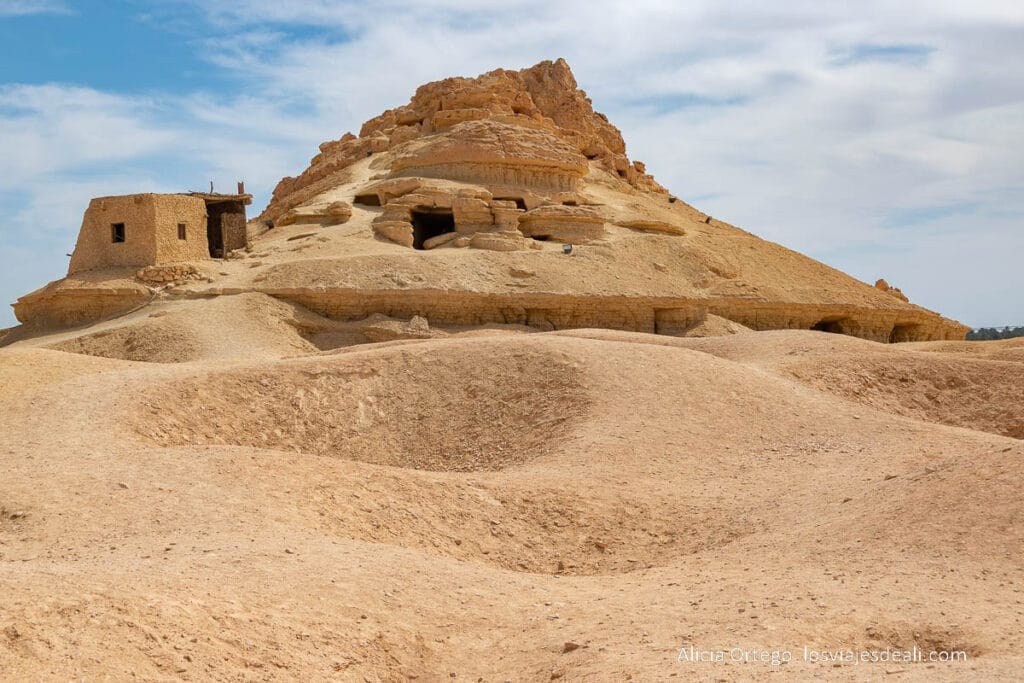 Guía del Oasis de Siwa: Antigüedad, Cultura y Naturaleza en un rincón único de Egipto 61 montaña de los muertos de siwa