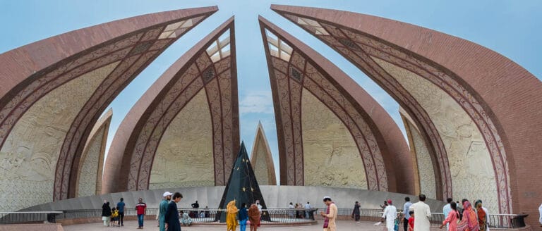 12 sitios que ver en Pakistán (Norte), un viaje alucinante 2 que ver en pakistan monumento de islamabad