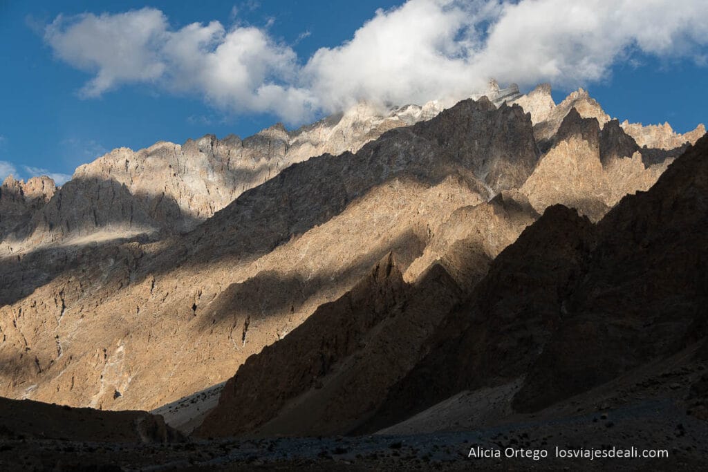 12 sitios que ver en Pakistán (Norte), un viaje alucinante 56 montañas del valle de passu al atardecer que ver en pakistán