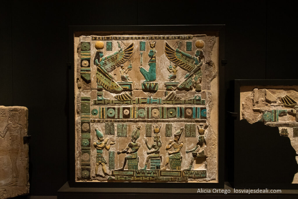 Guía completa para visitar el Gran Museo Egipcio de El Cairo (GEM) 46 estela con jeroglíficos del gem