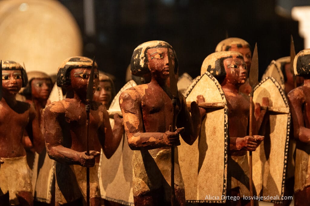 Guía completa para visitar el Gran Museo Egipcio de El Cairo (GEM) 45 maqueta de ejército del antiguo egipto