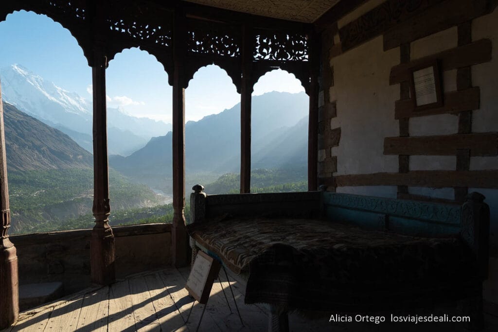 Qué ver en Karimabad en dos días: guía completa de este imprescindible del Norte de Pakistán 65 dormitorio con vistas en la azotea del fuerte baltit que ver en karimabad