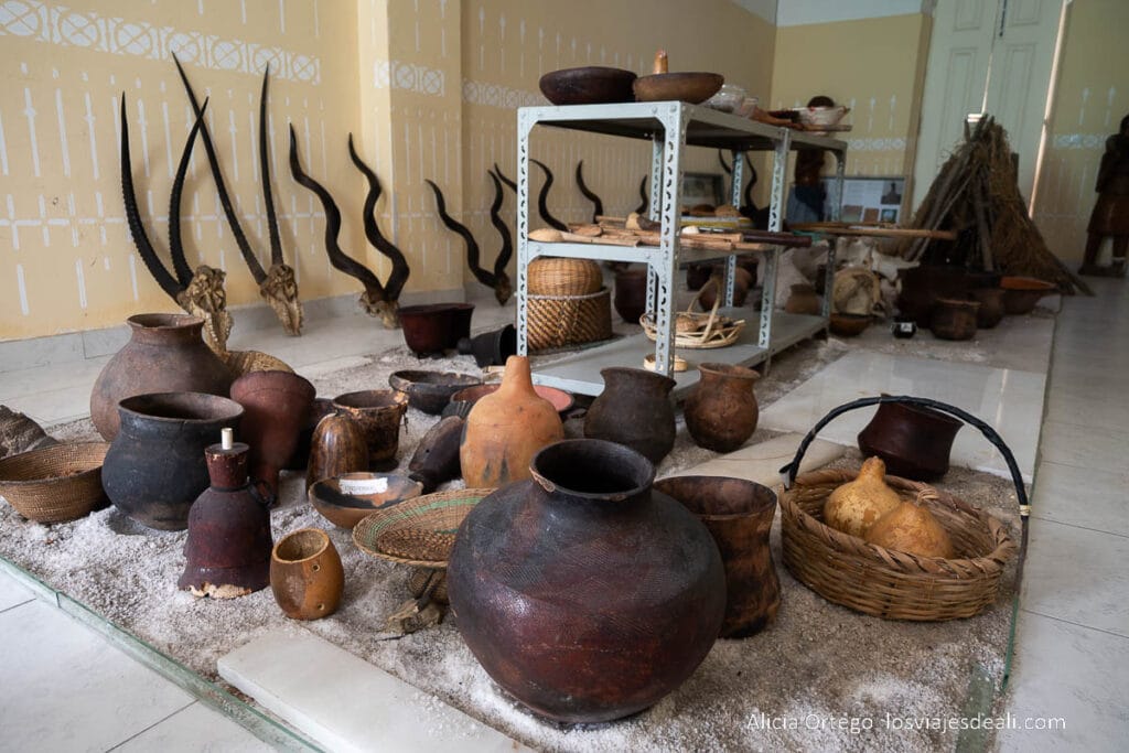 sala del museo municipal que ver en moçamedes