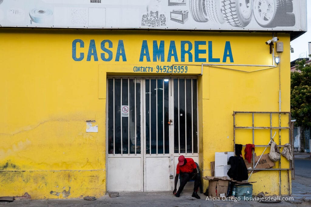 fachada de comercio de moçamedes
