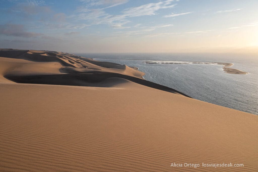 atardecer en baia dos tigres