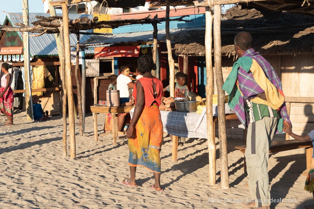 Ruta por la Costa Oeste de Madagascar para 9 días 72 calle de belo sur mer en la costa oeste de madagascar