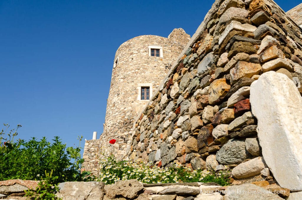 Guía para ver Naxos en 2, 3 o 4 días: la joya verde de las Cícladas 63 murallas y torre del castillo de chora guía de naxos