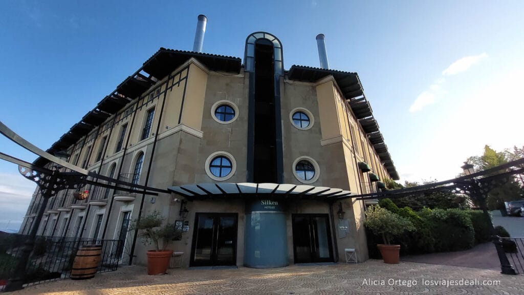 fachada del hotel silken de laguardia