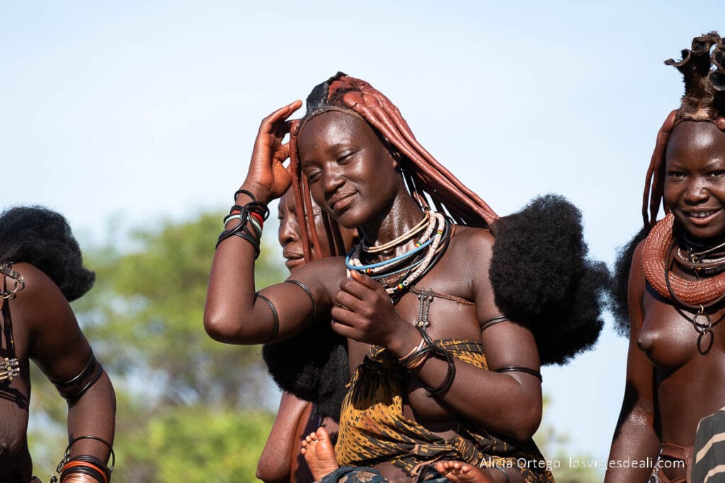mujer himba tribus de angola