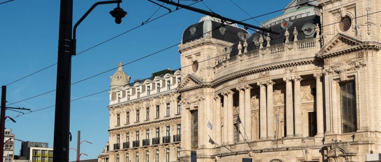 Por qué contratar un seguro de viaje a Europa (y por qué la tarjeta sanitaria europea no es suficiente) 2 arquitectura de Flandes seguro de viaje a Europa