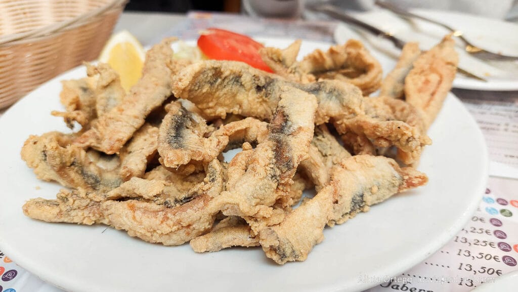 boquerones fritos de taberna salinas dónde comer y dormir en córdoba